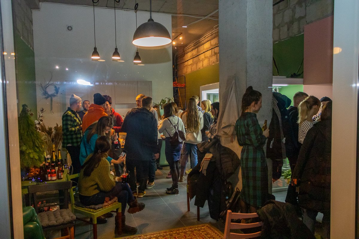 Вот, где всегда праздник Вот, где всегда праздник