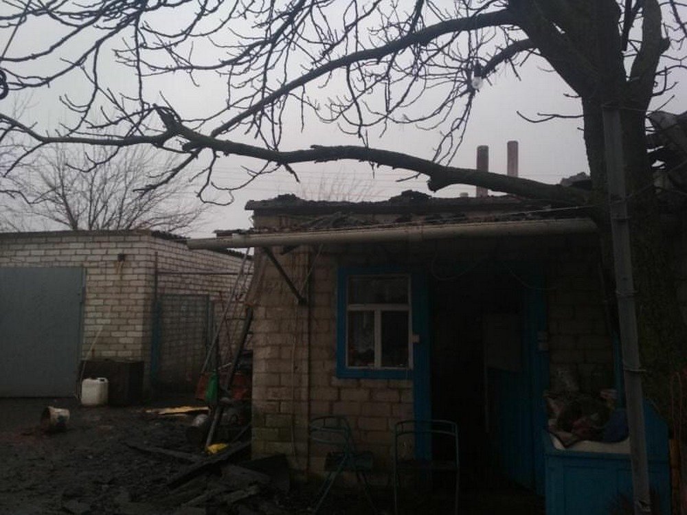 Загорелась крыша одноэтажного частного дома Загорелась крыша одноэтажного частного дома
