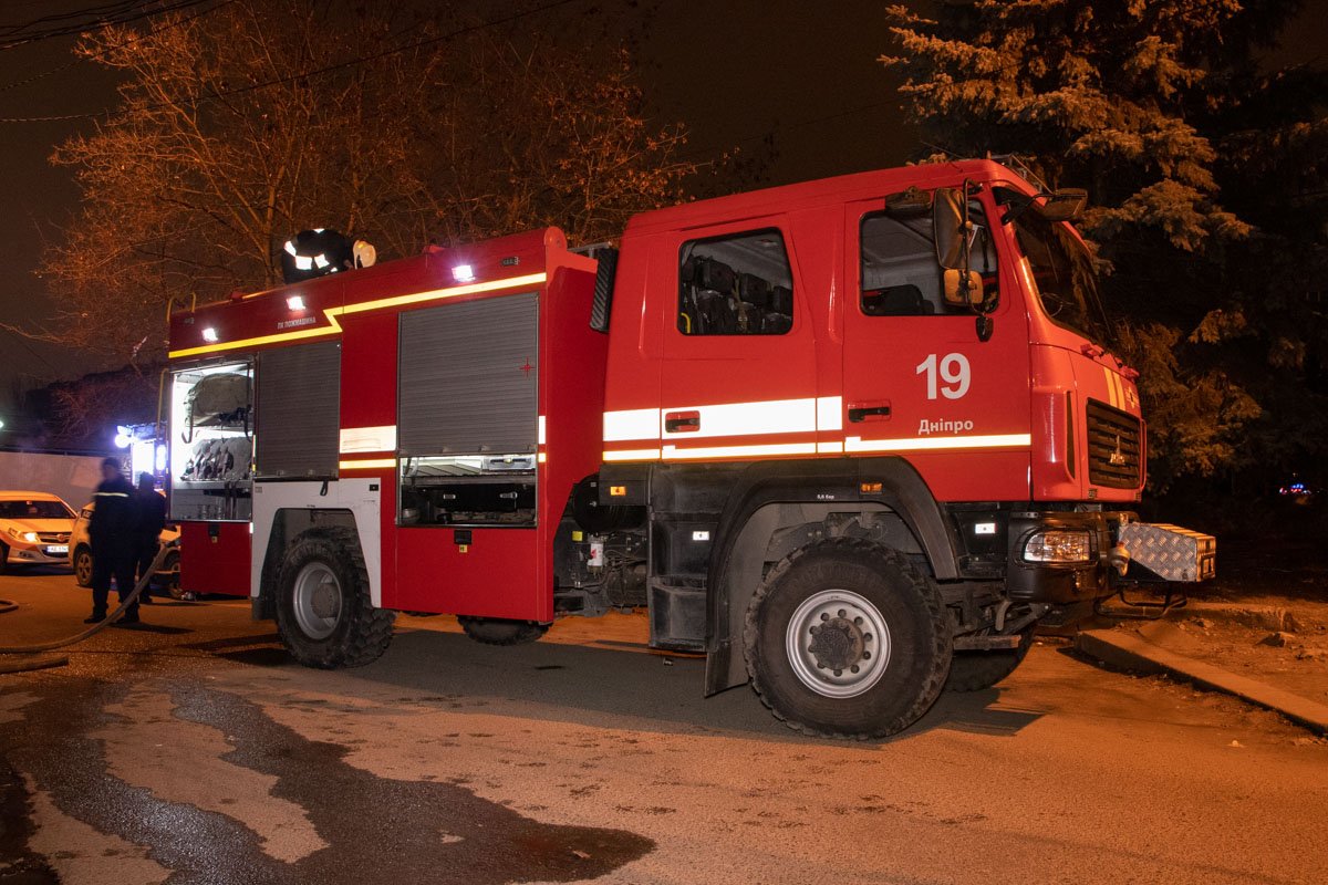 На месте работала бригада 19 пожарно-спасательной части На месте работала бригада 19 пожарно-спасательной части