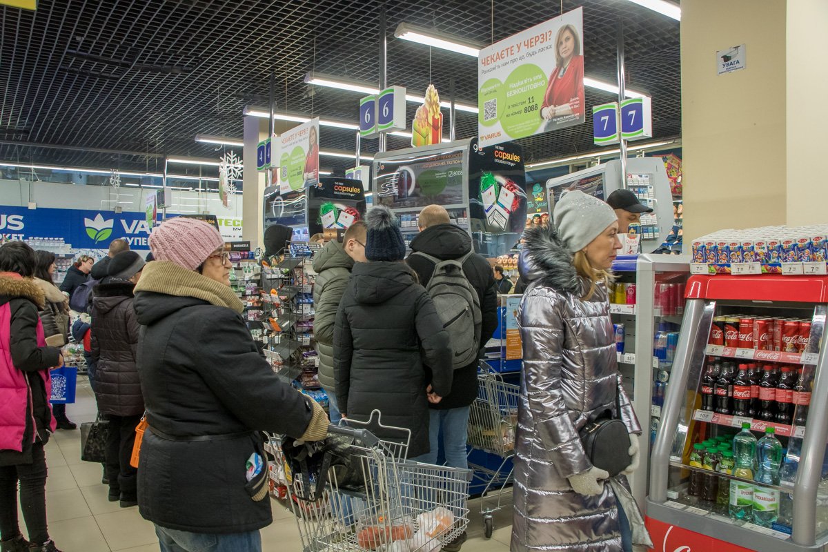 От простаивания в очереди сегодня явно никто не застрахован От простаивания в очереди сегодня явно никто не застрахован