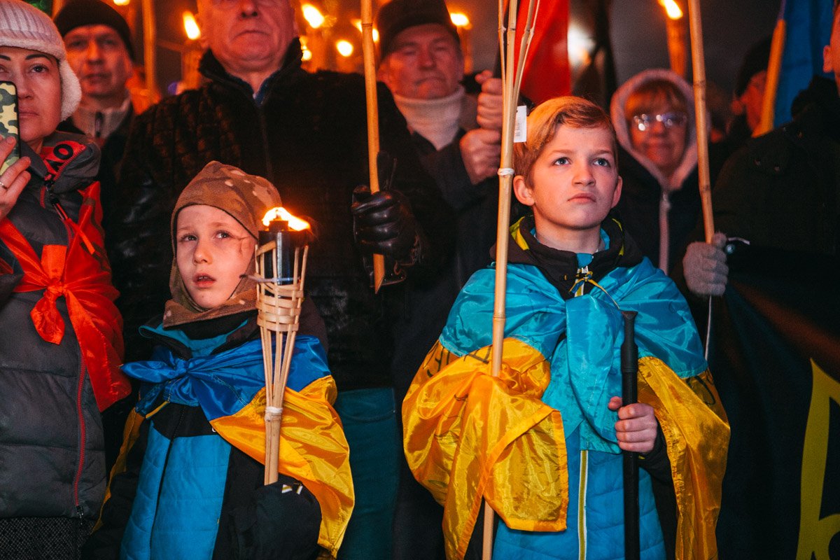 В Днепре прошел марш в честь Степана Бандеры: как это было 8