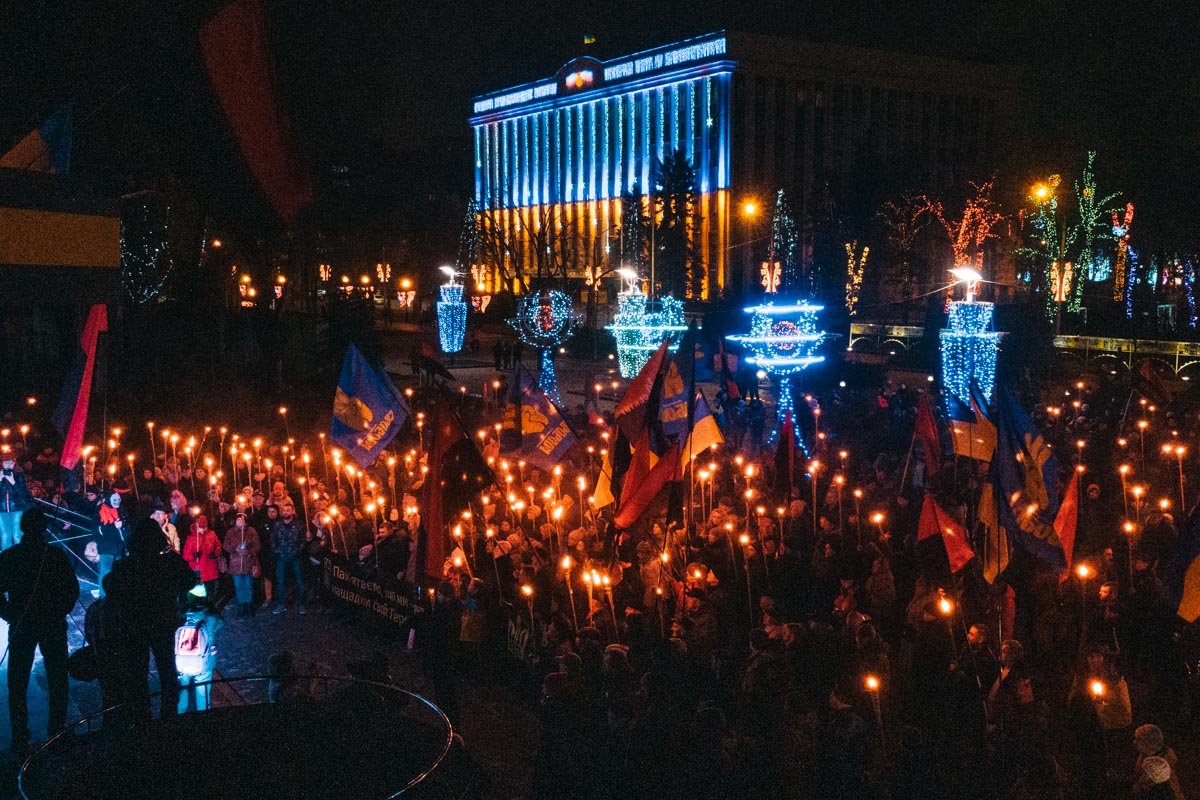 В Днепре прошел марш в честь Степана Бандеры: как это было 9