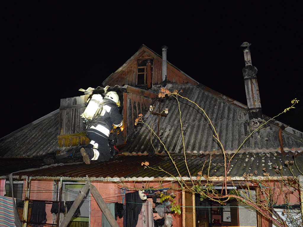 Общая площадь пожара - 10 квадратных метров Общая площадь пожара - 10 квадратных метров