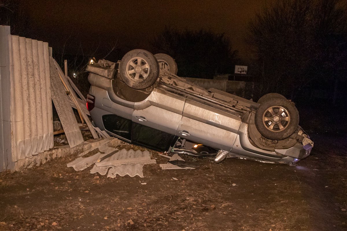 Toyota вылетела на обочину