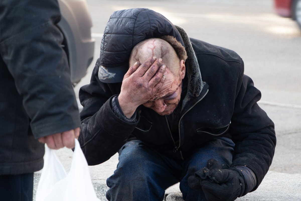 Выяснилось, что ночью двоих бездомных избили подростки Выяснилось, что ночью двоих бездомных избили подростки