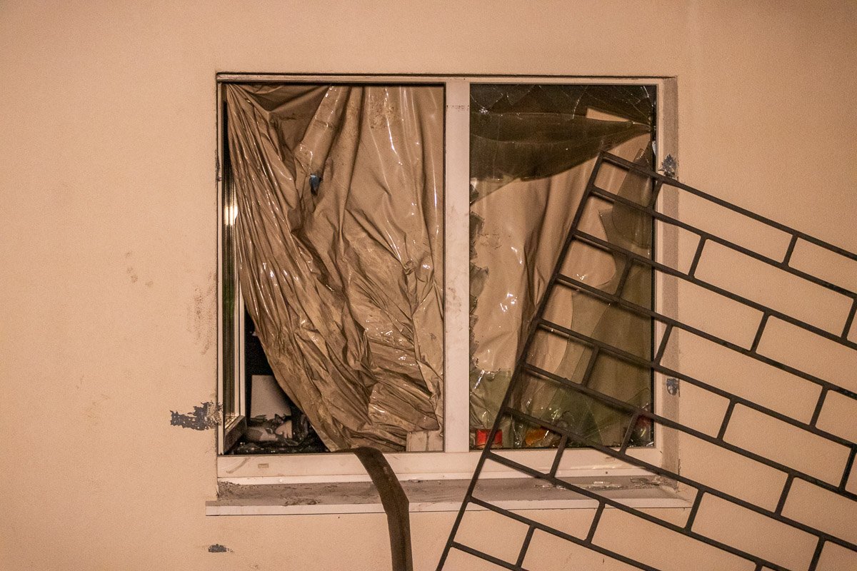 Женщину вытащили спасатели Женщину вытащили спасатели