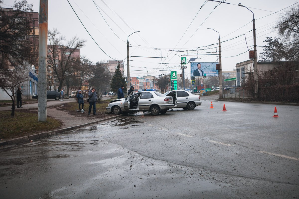 В Днепре на Лисиченко столкнулись два Daewoo
