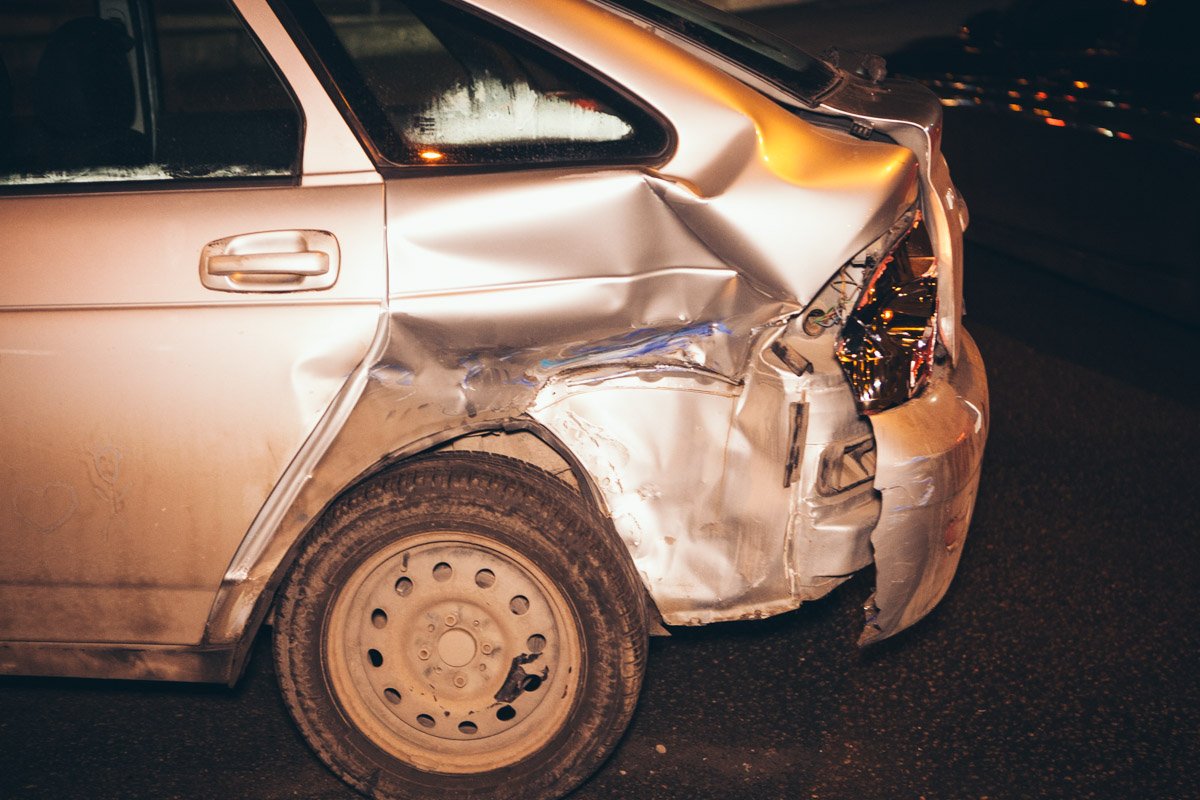 В Днепре на Шмидта столкнулись два ВАЗа: движение трамваев парализовано 4