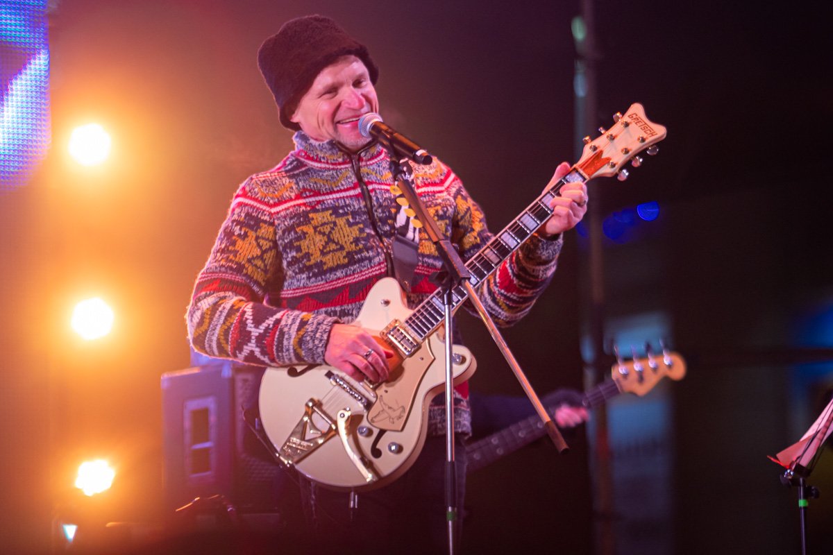 Олег Скрипка исполнил украинские народные песни Олег Скрипка исполнил украинские народные песни