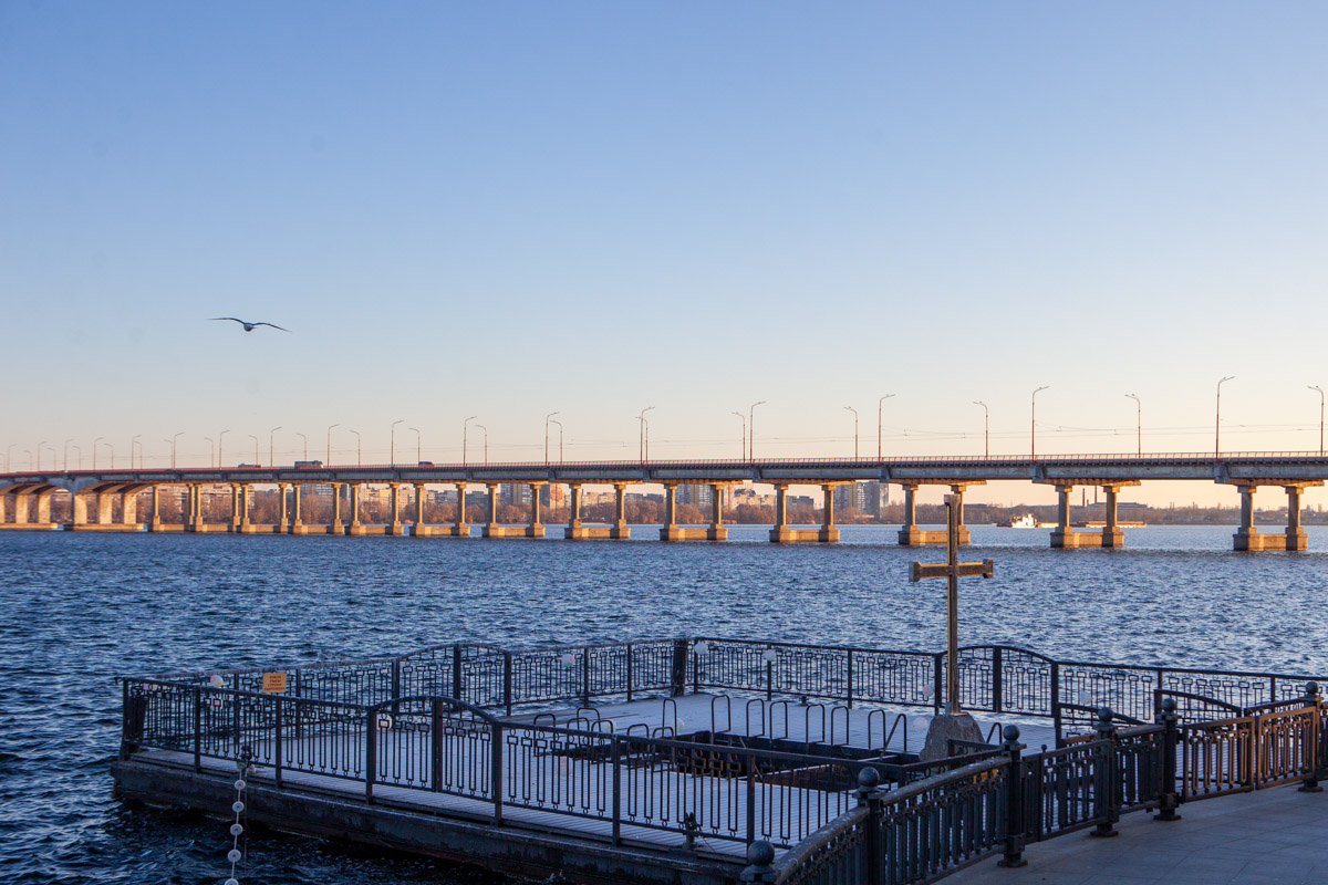 Город отсыпается после марафона концертов, застолья и вечеринок Город отсыпается после марафона концертов, застолья и вечеринок