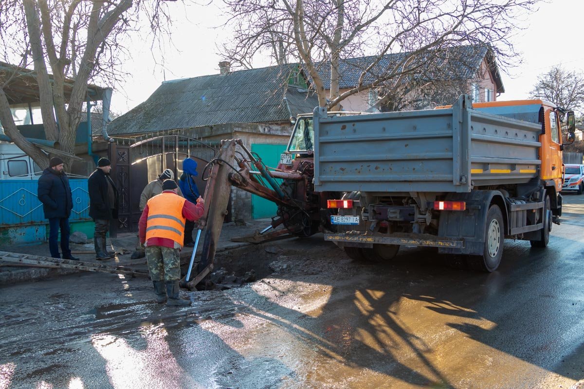 Аварийная бригада уже на месте Аварийная бригада уже на месте