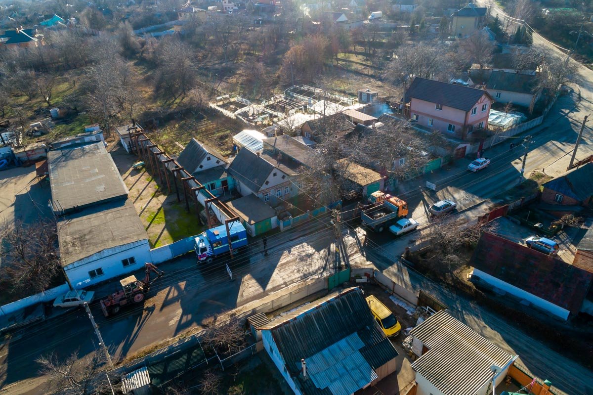 Конкретно в этом месте трубу прорывает далеко не первый раз Конкретно в этом месте трубу прорывает далеко не первый раз