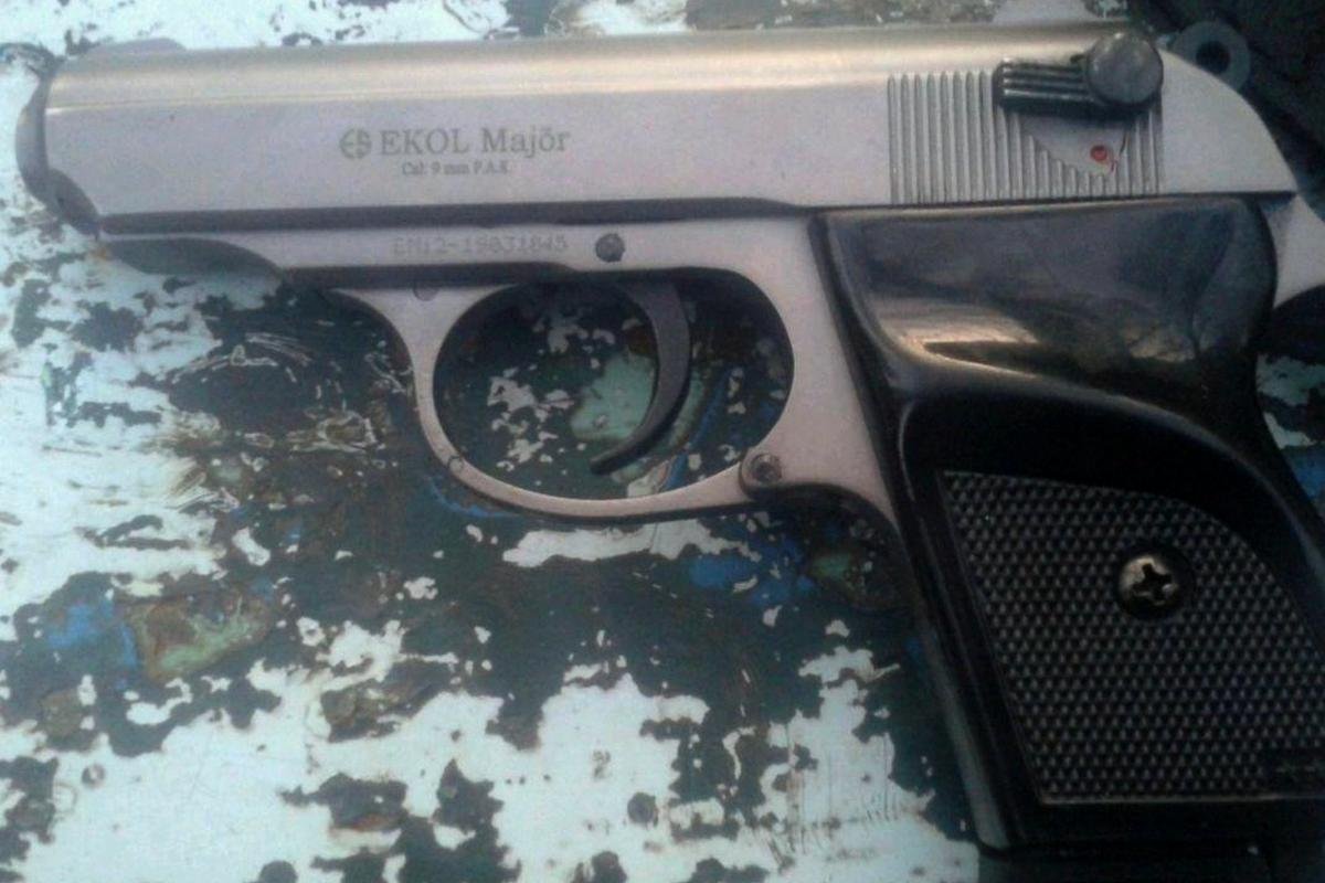 Предварительно, при себе у мужчины был стартовый пистолет