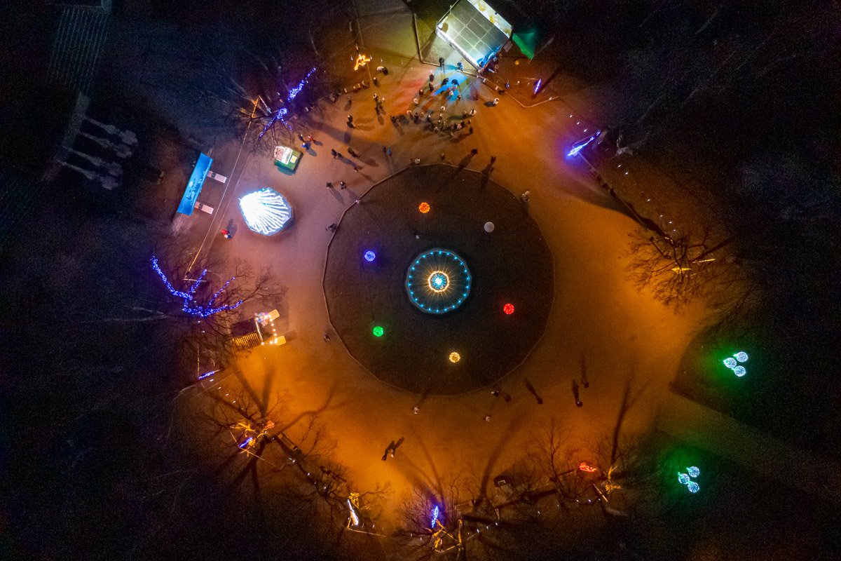 Небольшой, но крайне уютный сквер