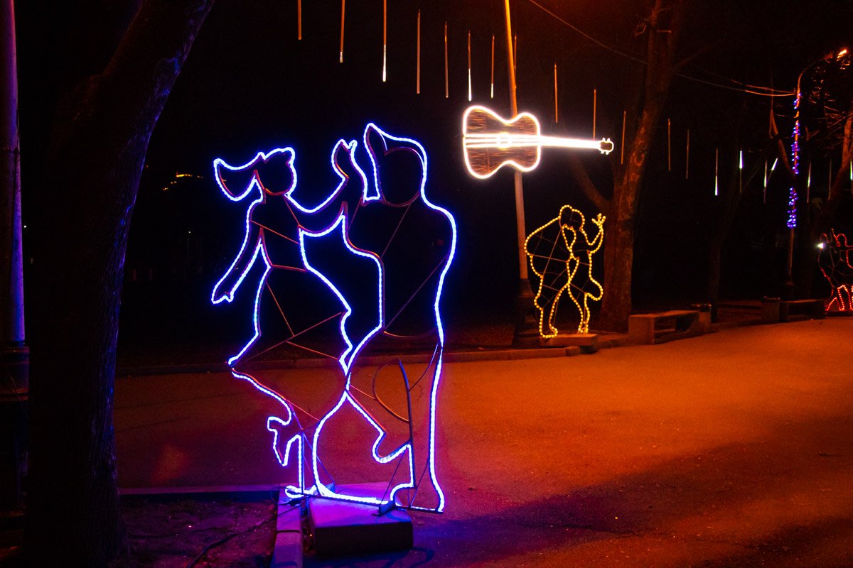 Веселі, бодрі, добрі танці, та-та-та танці...