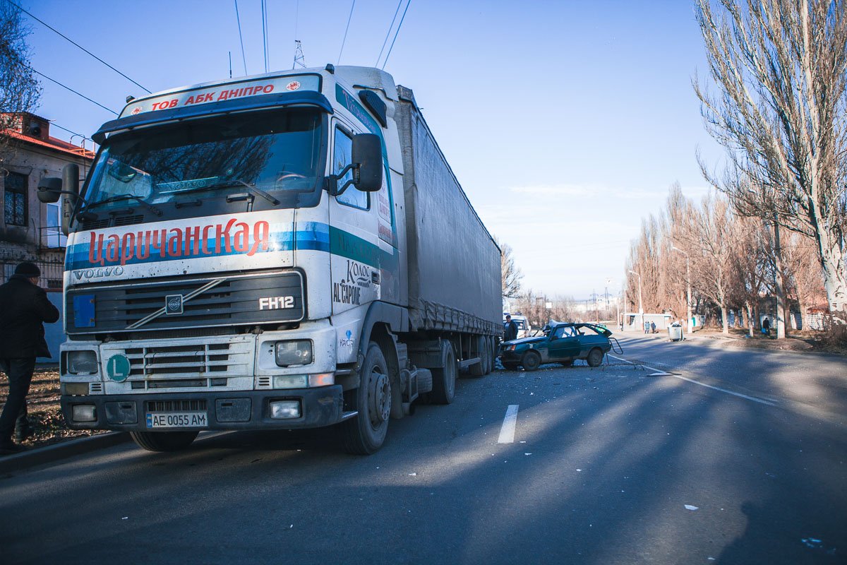 Работают полиция и медики Работают полиция и медики