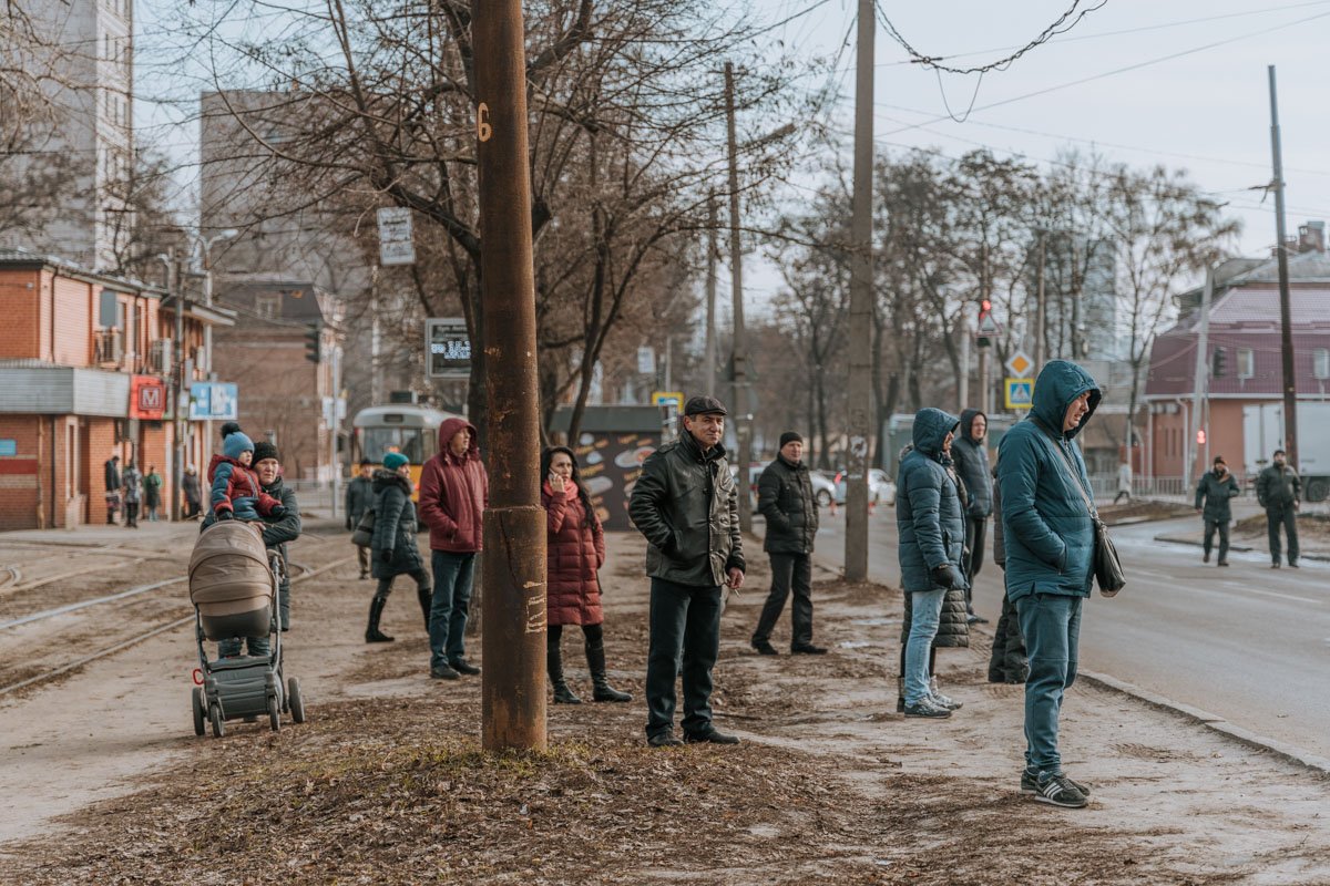 В Днепре на улице Антоновича горел жилой дом: улицу перекрыли 8