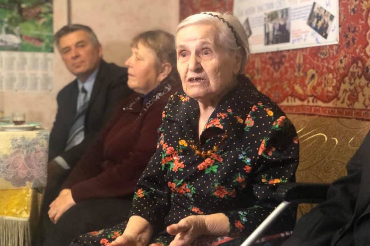 Евгения Петровна неделю назад отметила 92 года, а ее супругу вчера исполнилось 98 Евгения Петровна неделю назад отметила 92 года, а ее супругу вчера исполнилось 98