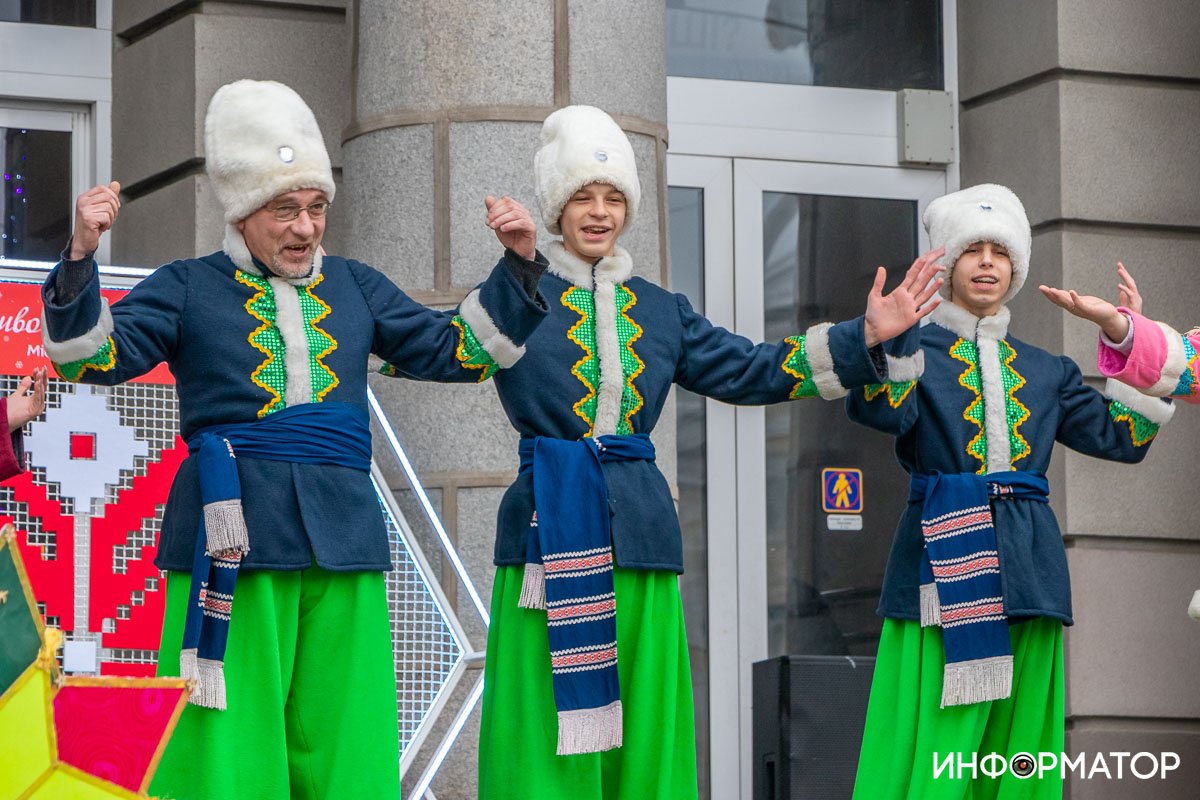 Среди участников не только дети, но и взрослые Среди участников не только дети, но и взрослые