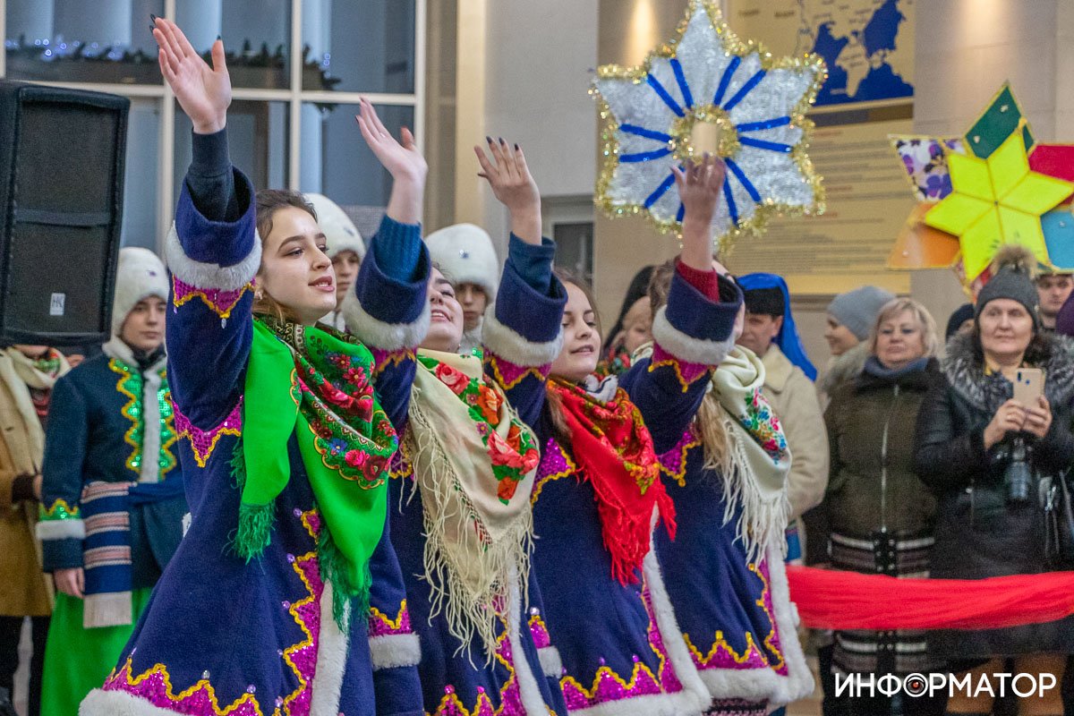 И кто сказал, что молодежь нынче испортилась? И кто сказал, что молодежь нынче испортилась?