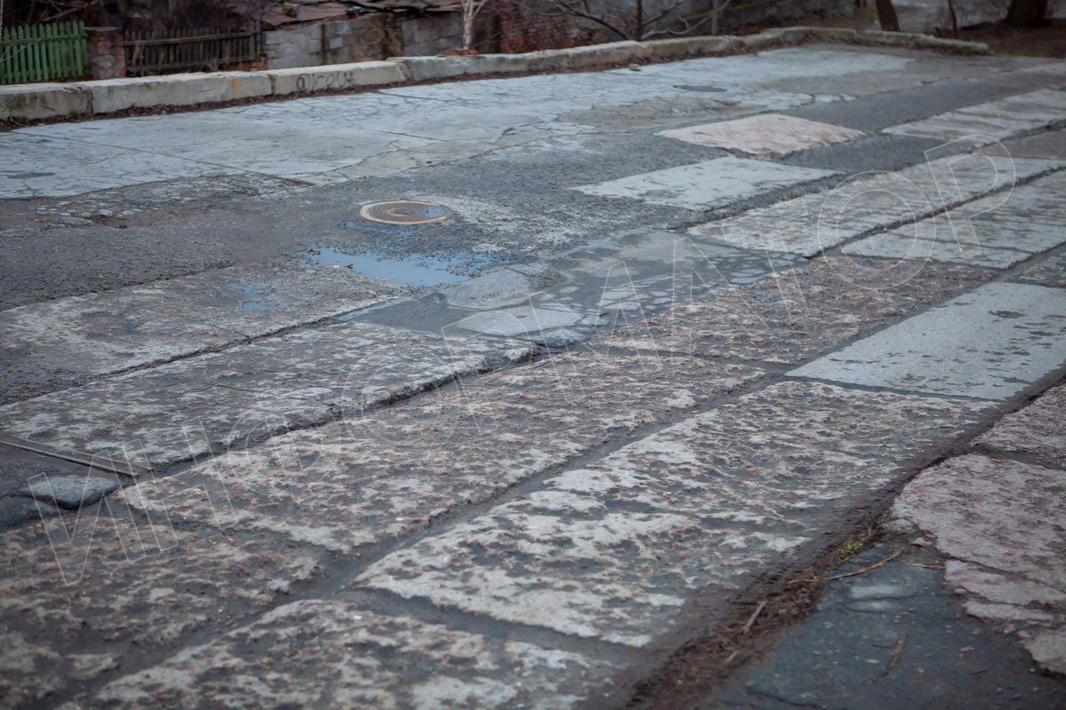 Остается надеяться, что после долгожданного ремонта ситуация улучшится Остается надеяться, что после долгожданного ремонта ситуация улучшится