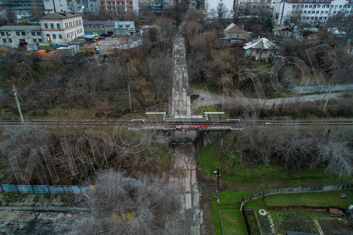 Сверху смотрится не лучше Сверху смотрится не лучше