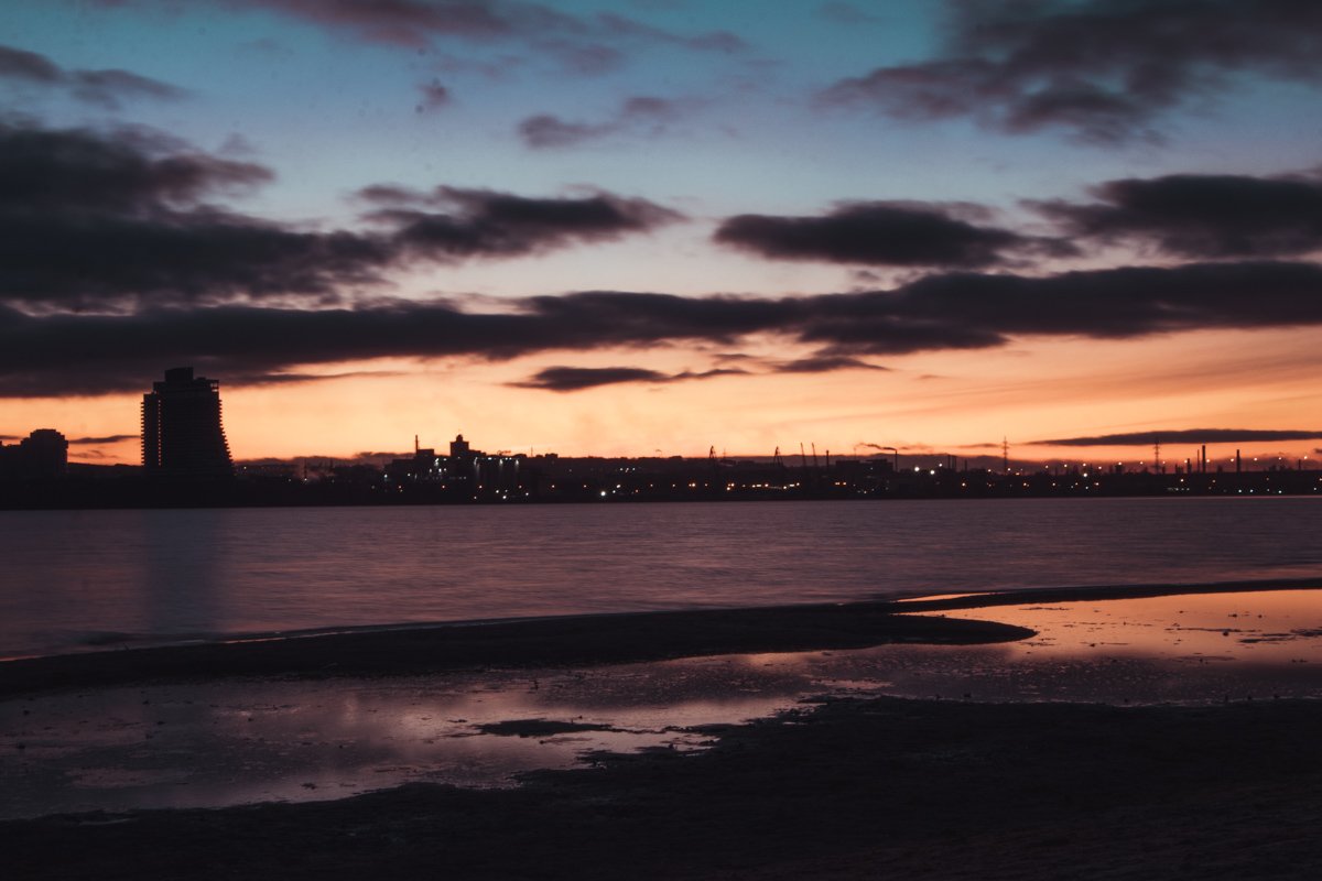 Гигант в тени Гигант в тени