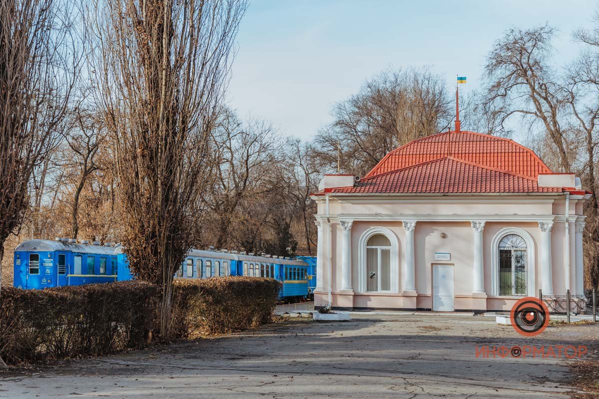 В относительно хорошем состоянии осталась железная дорога