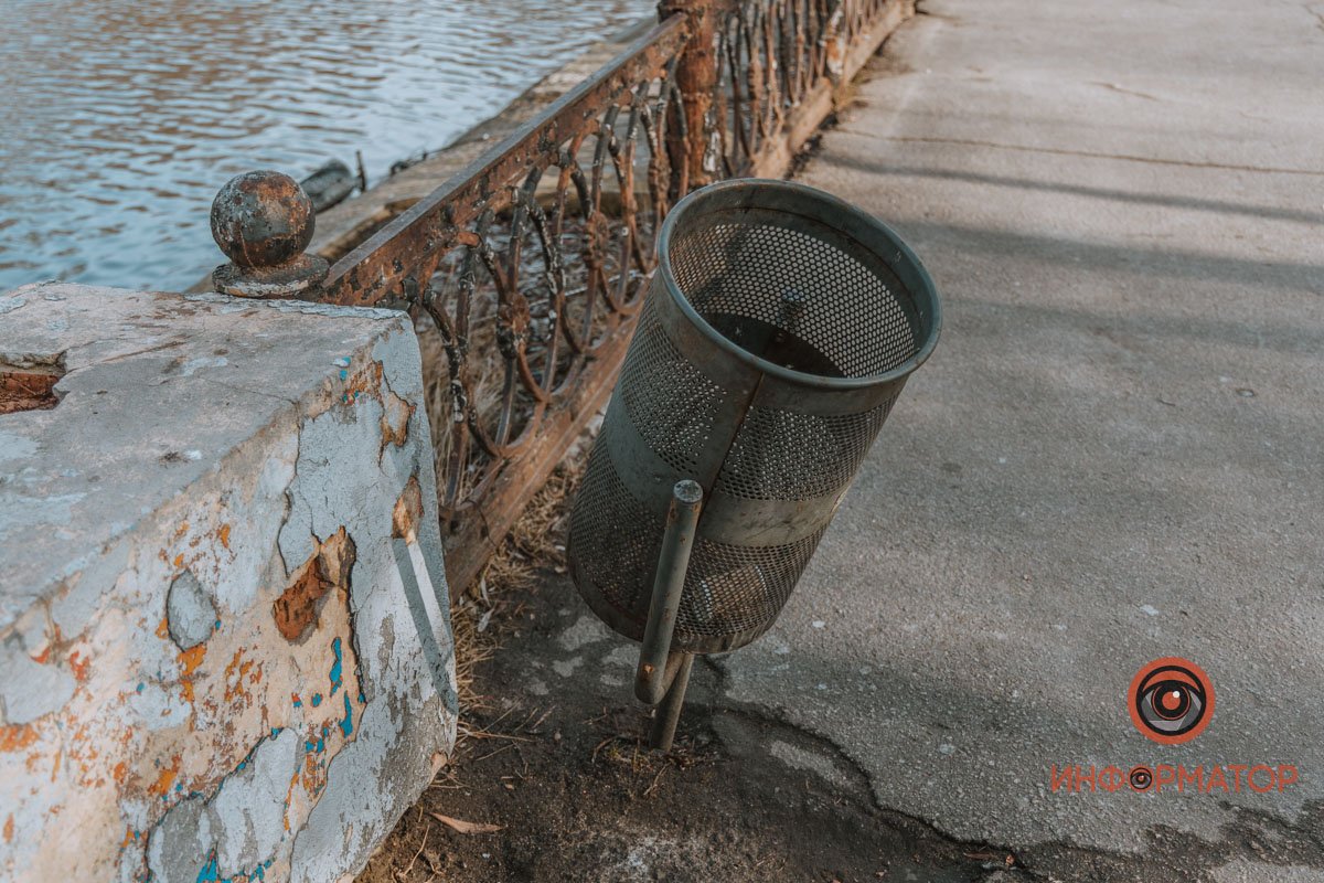 Серьезно, пора привести парк в порядок