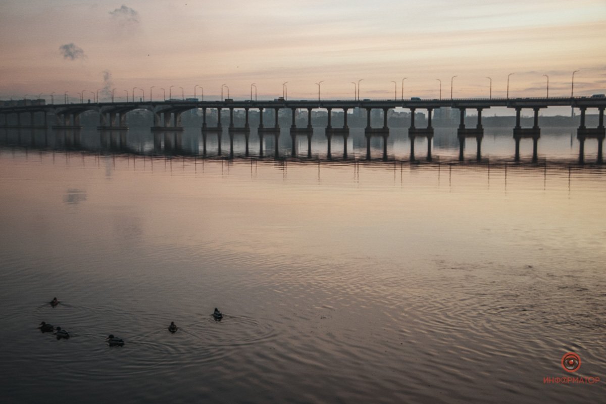 Перед восходом солнца есть момент, когда все небо становится таким бледным, почти бесцветным... Перед восходом солнца есть момент, когда все небо становится таким бледным, почти бесцветным...