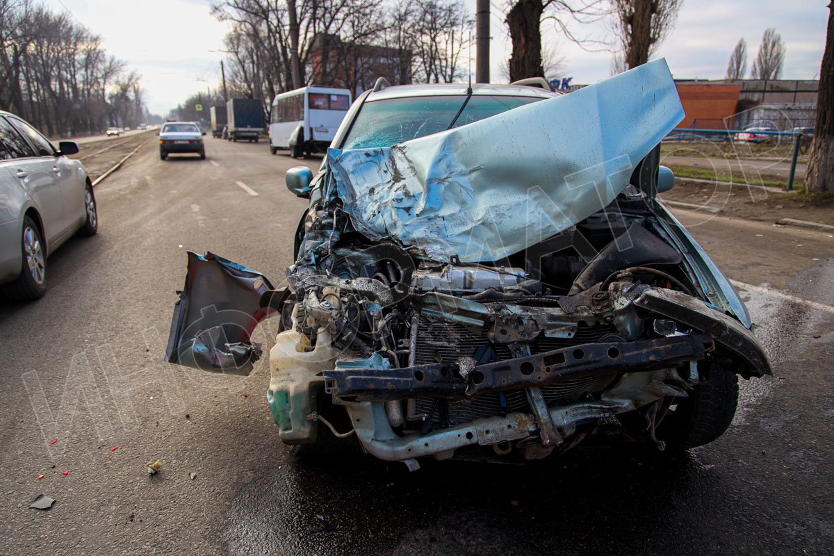 Предварительно, мужчину на Mitsubishi подрезали Предварительно, мужчину на Mitsubishi подрезали