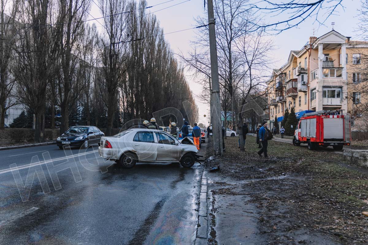 Пострадал водитель Geely