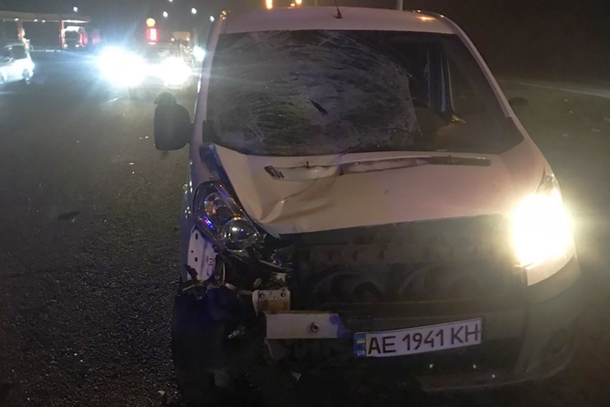 Авария произошла перед развязкой на Харьков возле заправки Shell Авария произошла перед развязкой на Харьков возле заправки Shell