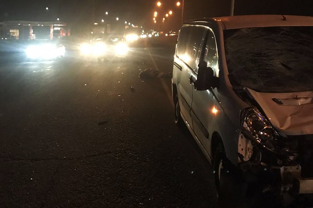 Предварительно, мужчина пытался перебежать дорогу в неположенном месте Предварительно, мужчина пытался перебежать дорогу в неположенном месте