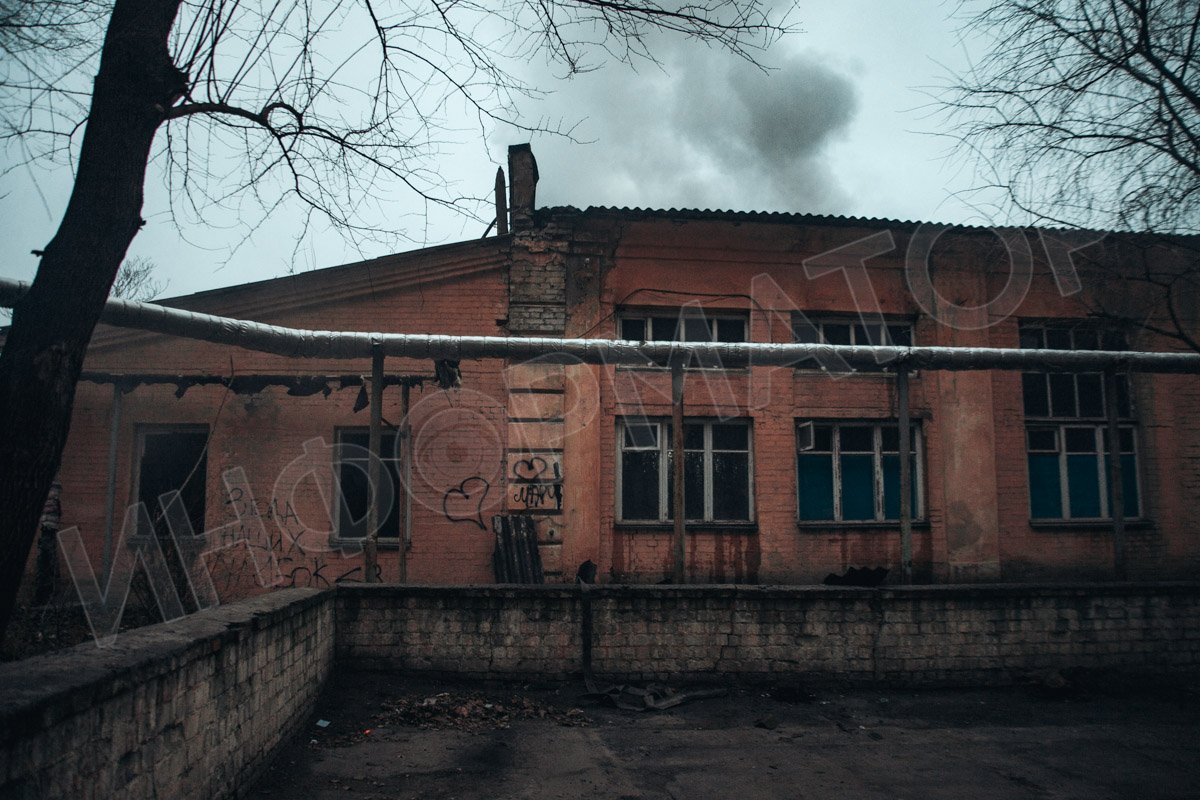В Днепре на улице Вокзальной горело заброшенное здание 1