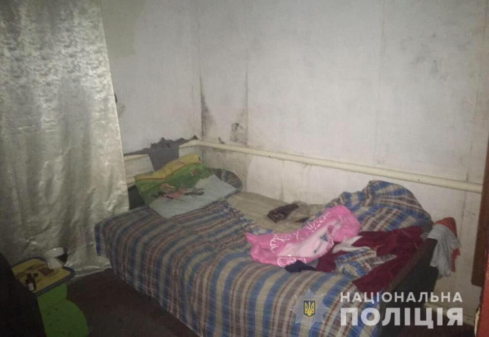 В Днепре у пьяной беременной женщины полиция забрала 8-месячного ребенка 1