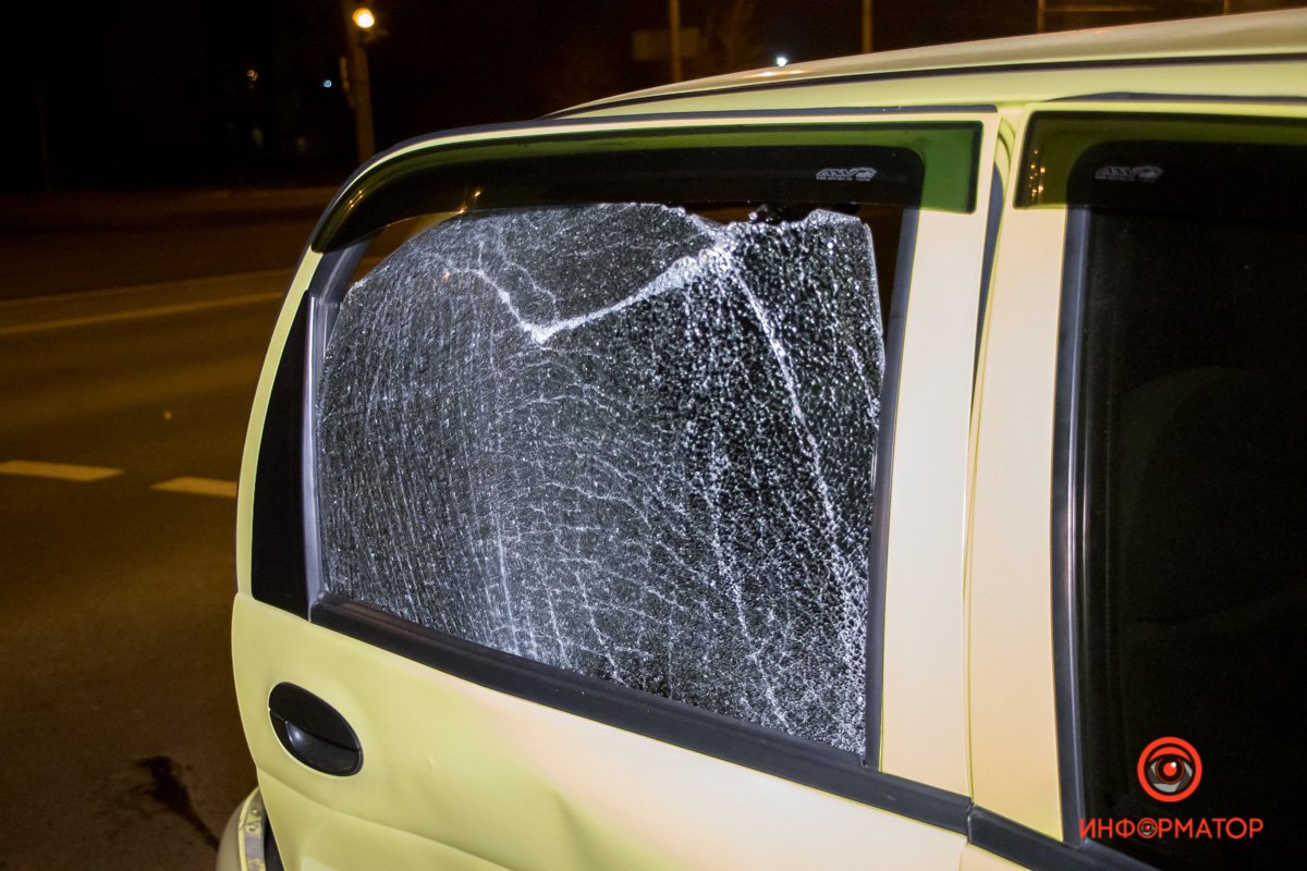 Удар пришелся в правый бок