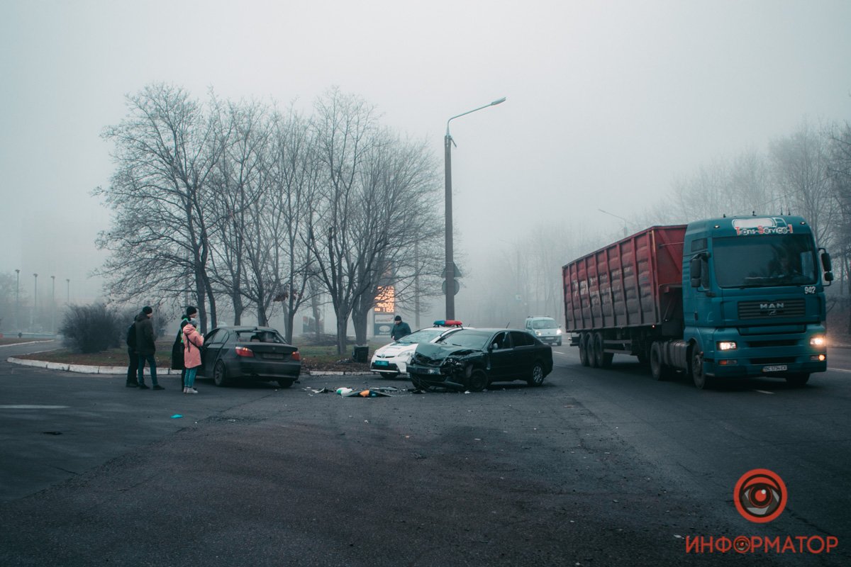 Авария произошла напротив Sintosa Oil