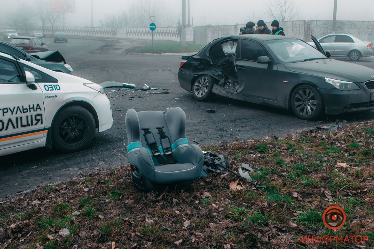 В салоне Skoda были дети - благодаря тому, что они были пристегнуты и в детских креслах, никто из них не пострадал