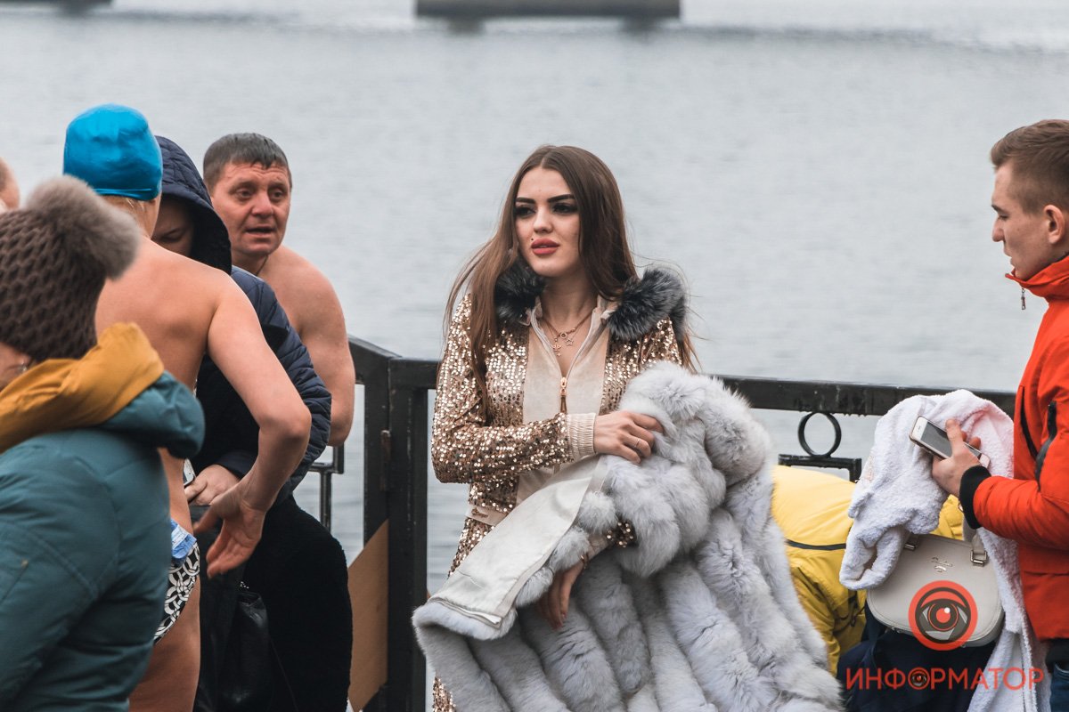 Реакция мужчины бесподобна Реакция мужчины бесподобна