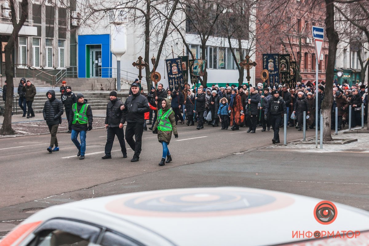 Свернули на улицу Воскресенскую Свернули на улицу Воскресенскую