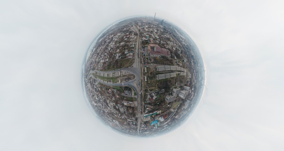 В каждом доме - свой маленький мир В каждом доме - свой маленький мир