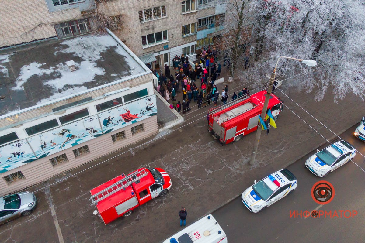 Жильцов вывели на улицу