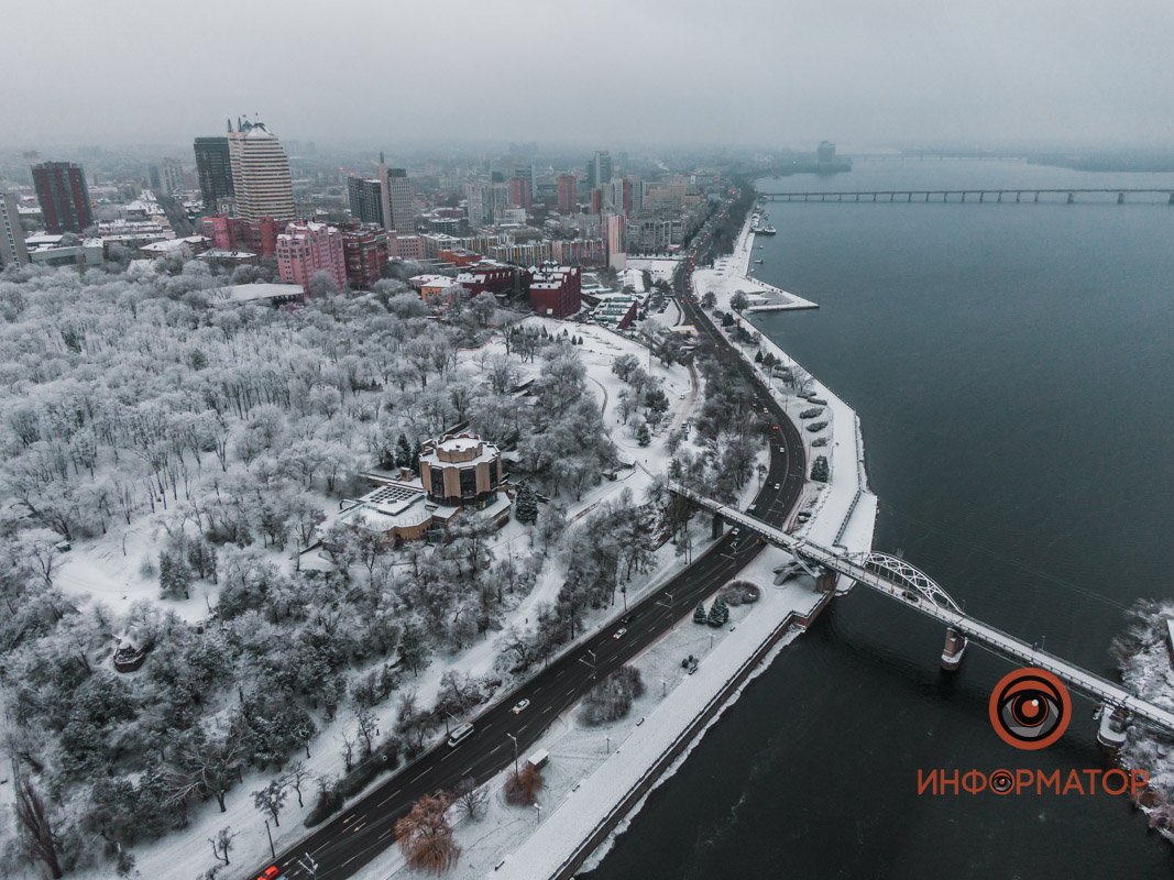 бывает сад громаден, густ, бывает сад громаден, густ,