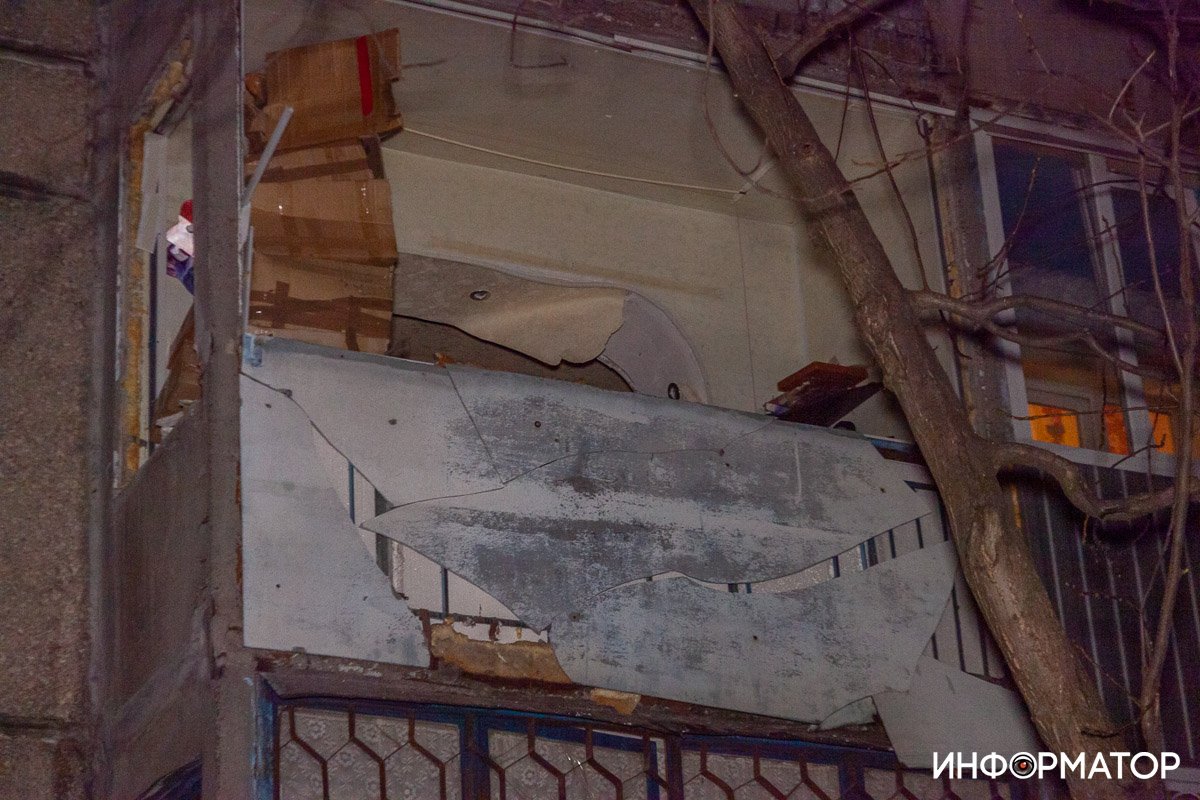 В Днепре на Софьи Ковалевской в квартире взорвали петарды: двое пострадавших, одному оторвало руку 1