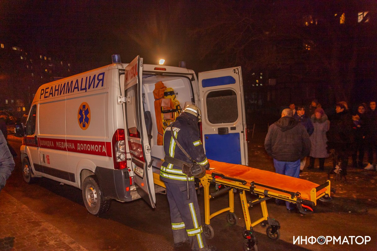 В Днепре на Софьи Ковалевской в квартире взорвали петарды: двое пострадавших, одному оторвало руку 4