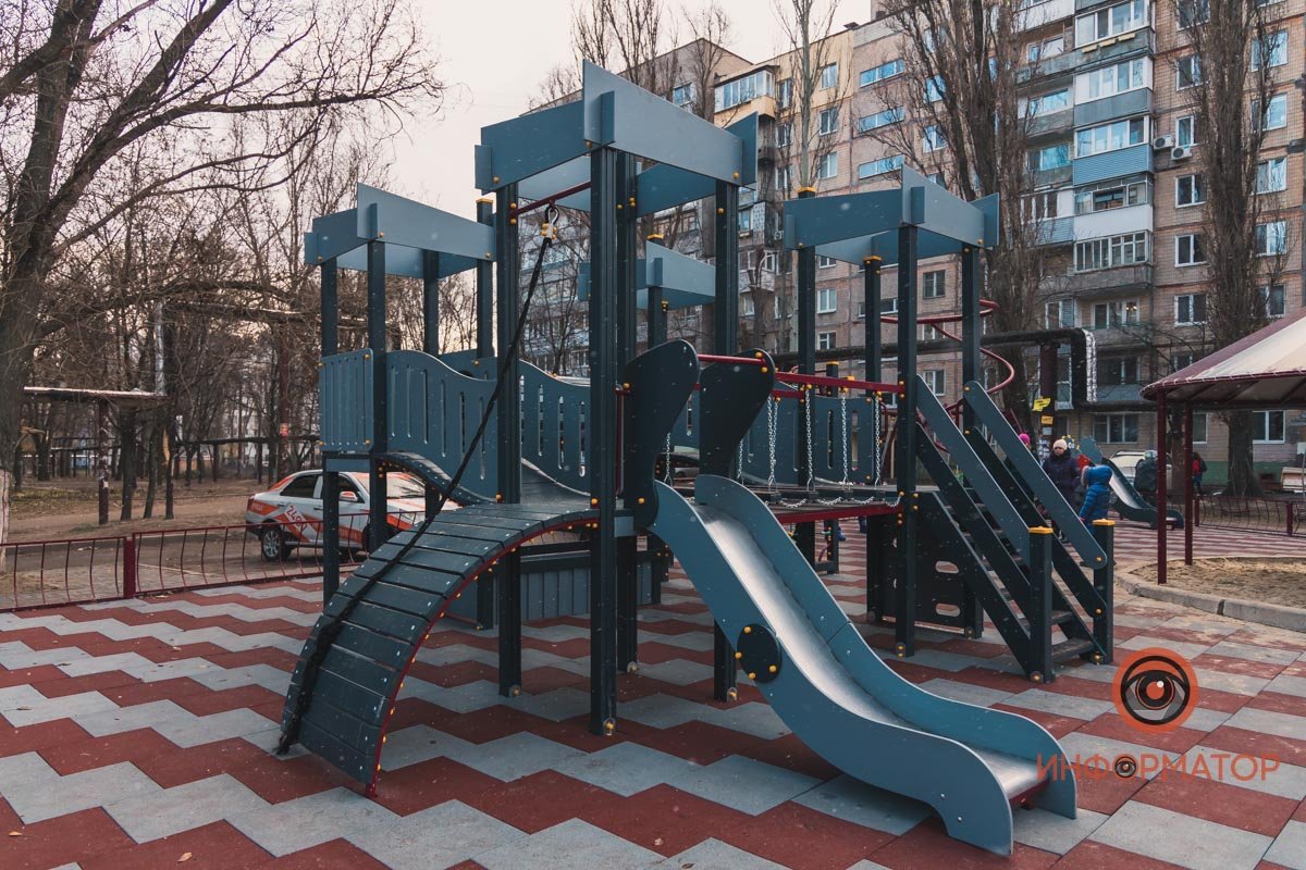 Новая детская площадка появилась во дворе дома № 1 на проспекте Героев Новая детская площадка появилась во дворе дома № 1 на проспекте Героев