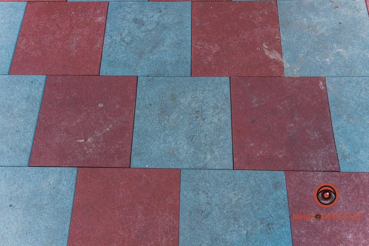 Все конструкции установлены на специальном покрытии Все конструкции установлены на специальном покрытии