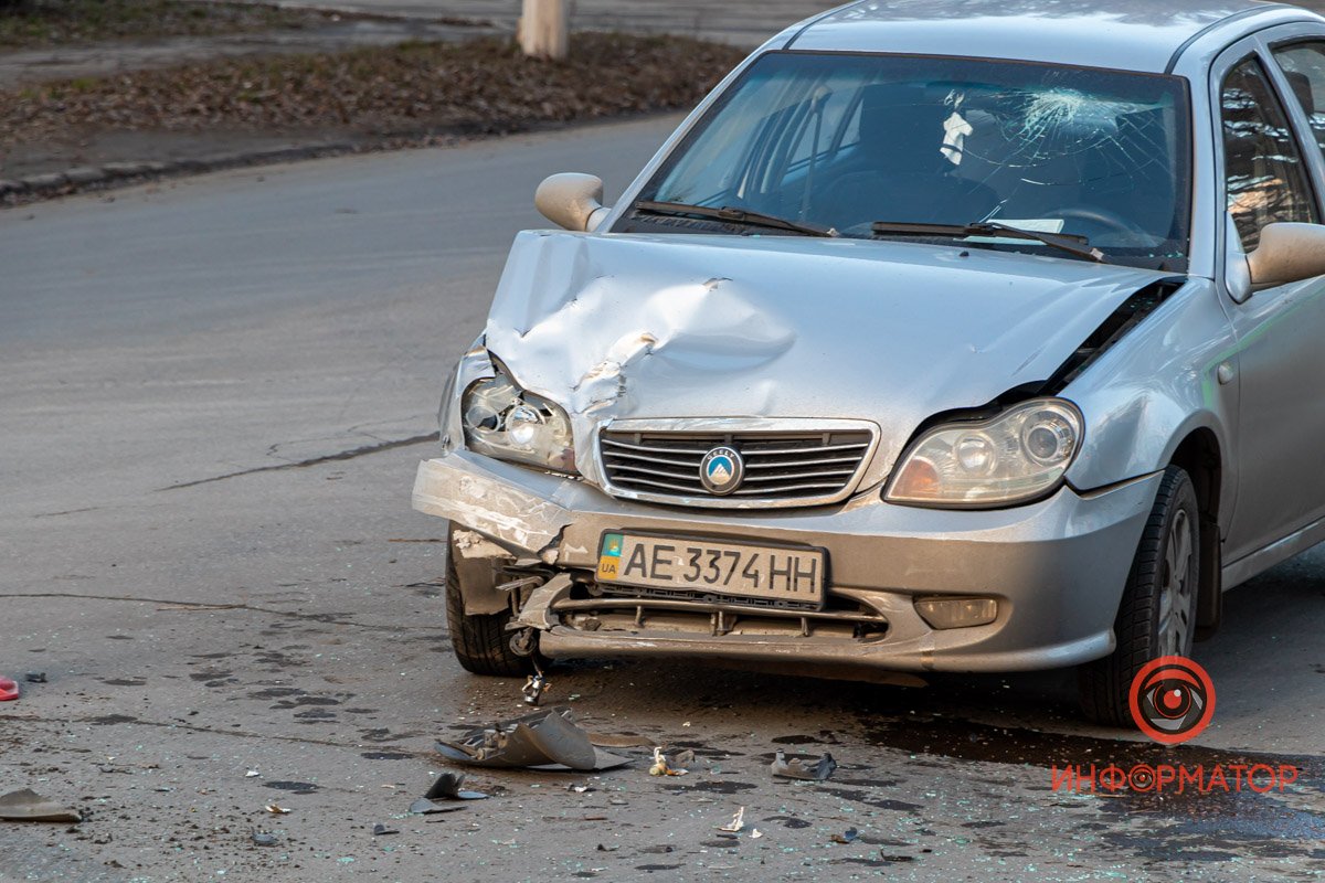 У автомобилей зафиксированы существенные повреждения