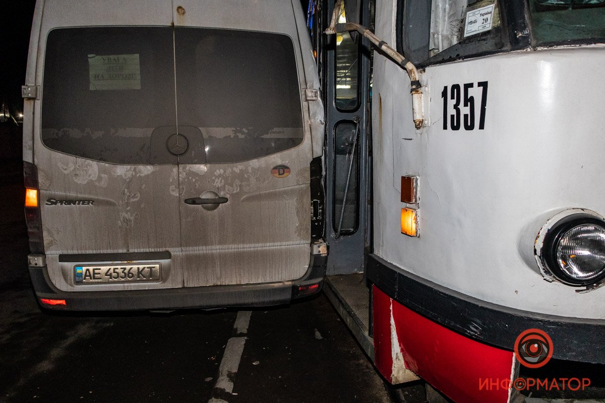 По предварительной информации, водитель не справился с управлением